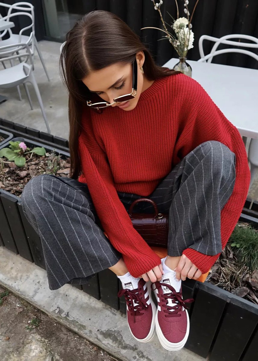 Effortlessly Chic - Women's Round Neck Loose Sweater