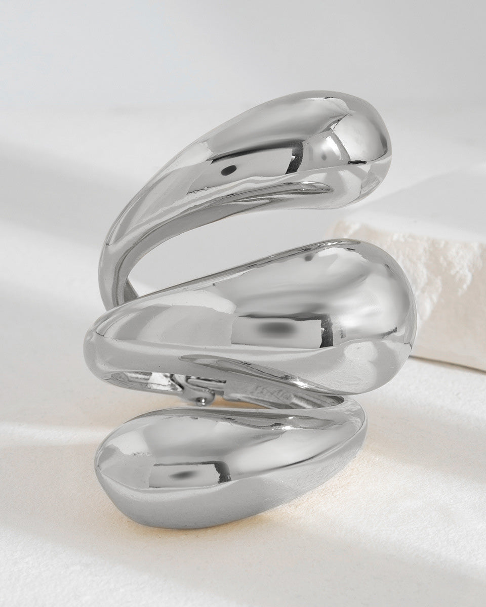 Exaggerated Metal Glossy Hug Bracelet