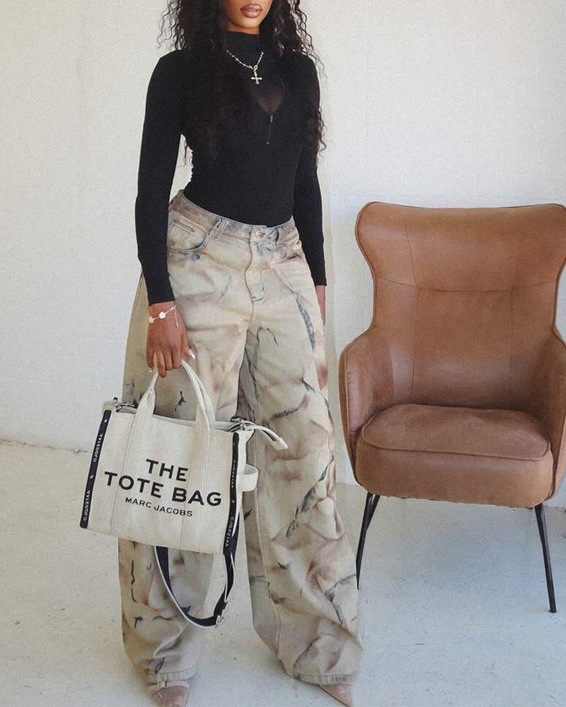 Low-Rise Wide-Leg Jeans