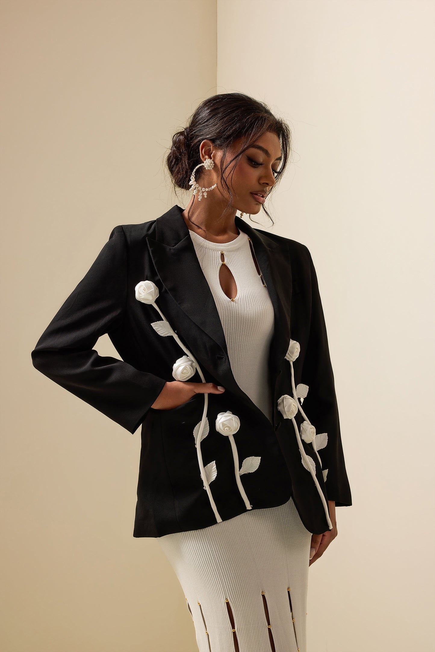 3D Flower Contrast Color Long Sleeve Blazer