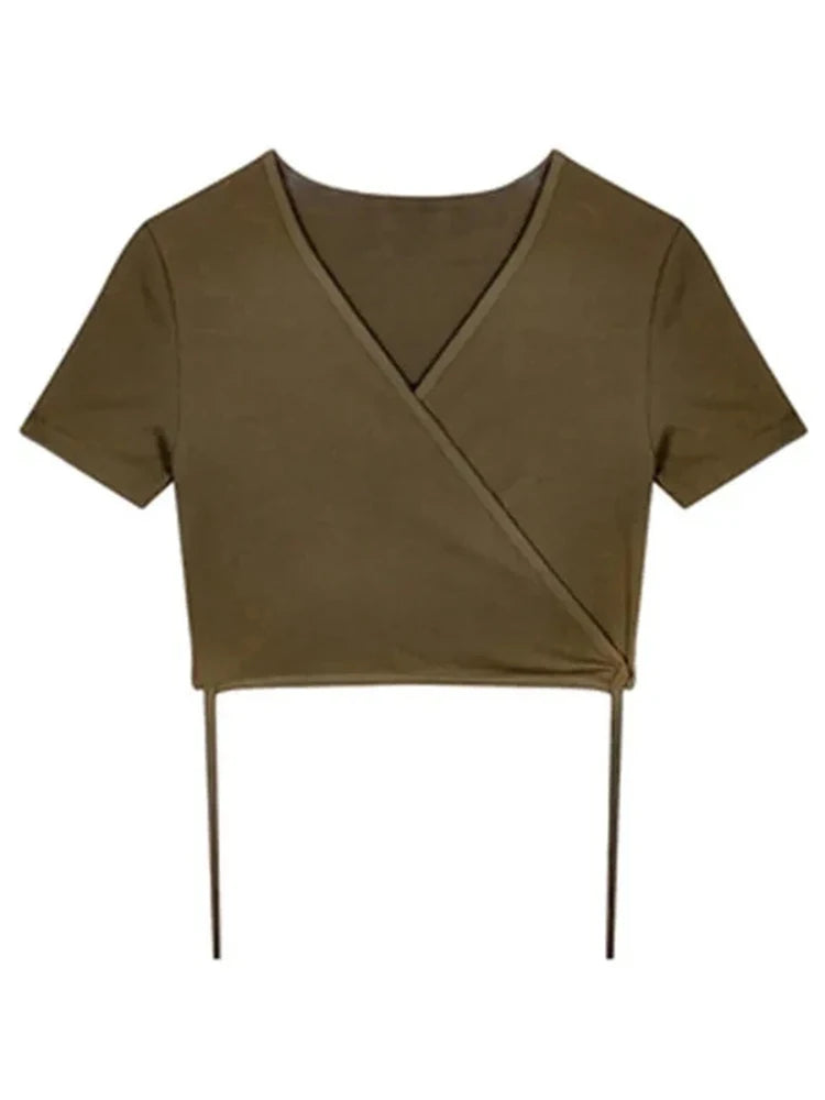 Camisetas casuales de verano 2025 para mujer, camisetas lisas con cuello en V, sexys, cortas, cruzadas, con lazo, Harajuku, básicas, coreanas, para la calle