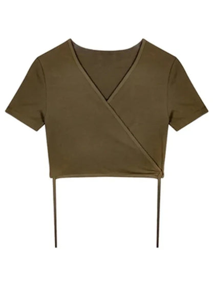 Camisetas casuales de verano 2025 para mujer, camisetas lisas con cuello en V, sexys, cortas, cruzadas, con lazo, Harajuku, básicas, coreanas, para la calle