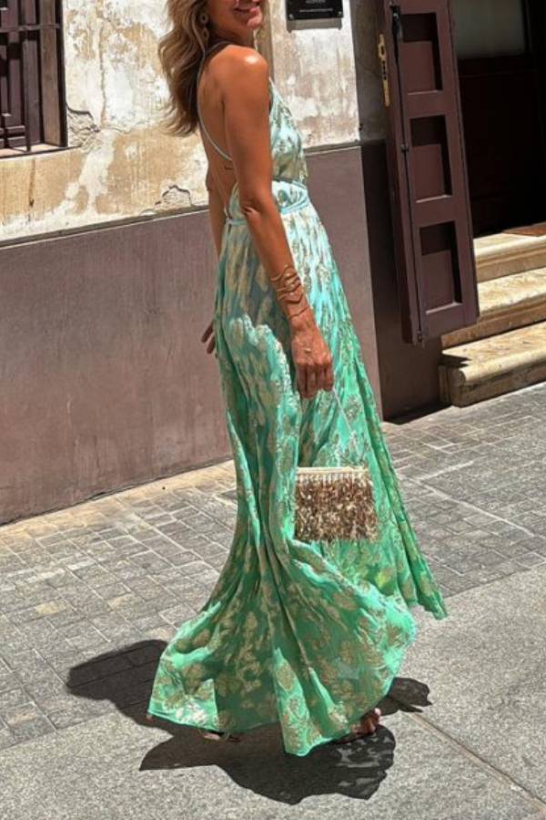 Vestido largo Bianca con cuello halter, corte A y estampado floral dorado degradado con efecto tie-dye