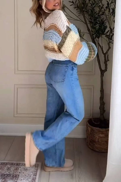 Suéter informal y cómodo de cuello redondo a rayas