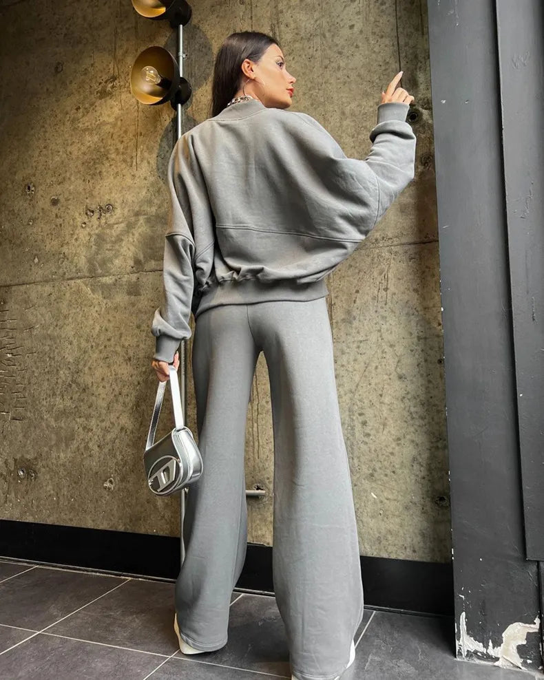 Urban Chic - Green ZippeRed Cardigan and Trousers Set