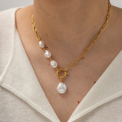 Retro Baroque Pearl Pendant Necklace