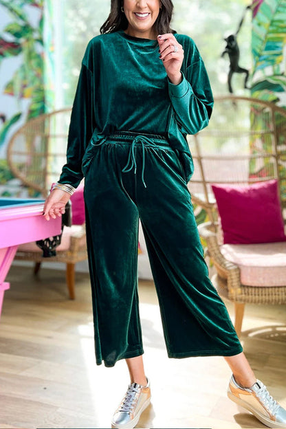Conjunto de top de manga larga y pantalón ancho de terciopelo verde negruzco