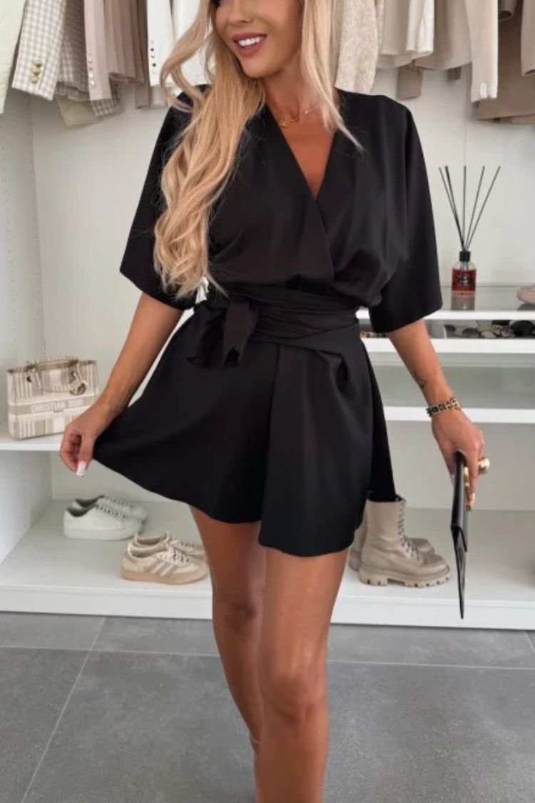 Mono holgado con cuello en V, mangas anchas y lazo, elegante y cómodo