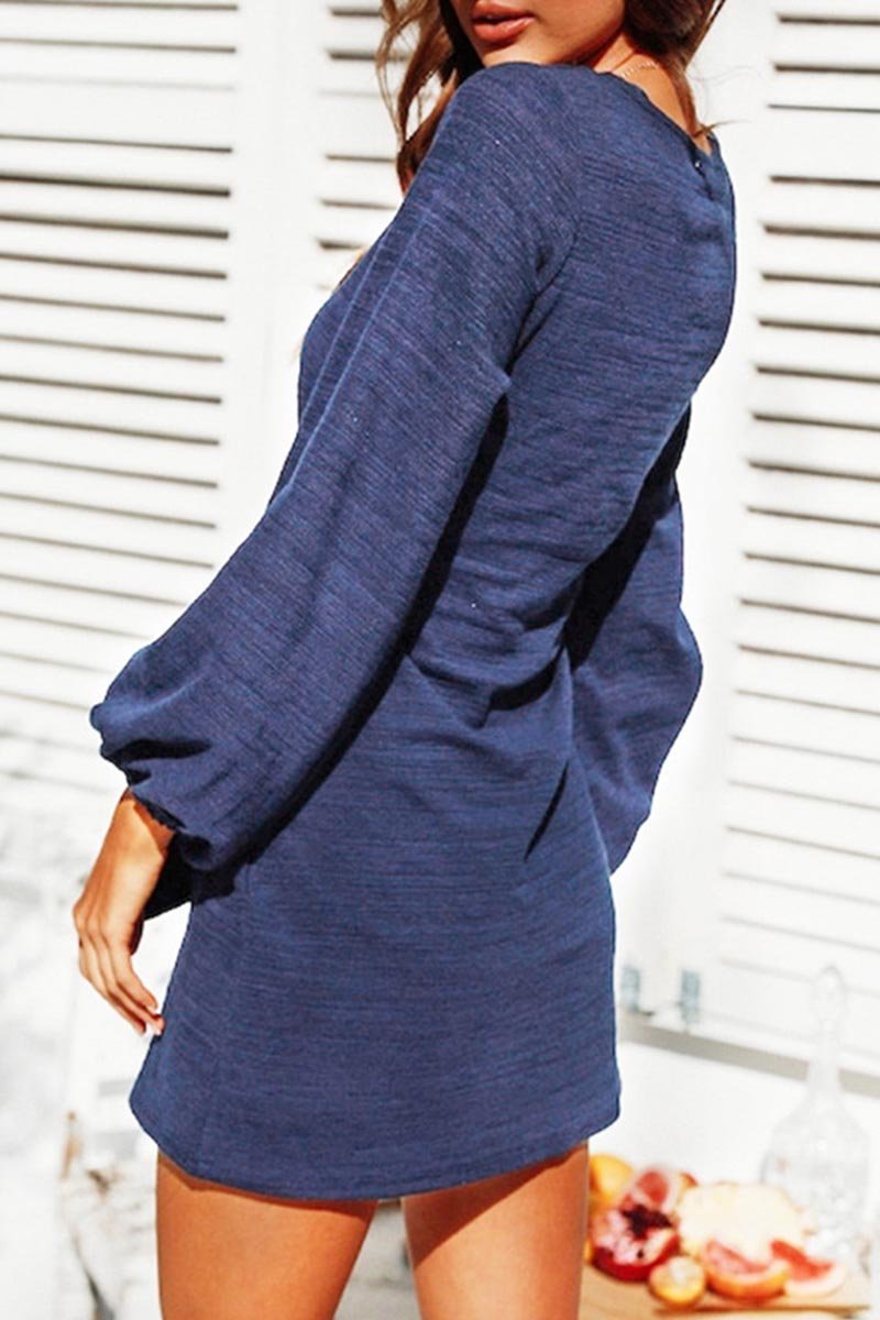 Nuevo mini vestido con cinturón