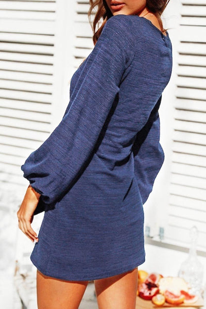 Nuevo mini vestido con cinturón