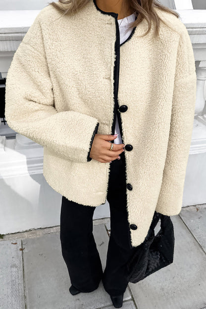 Chaqueta holgada y cálida con cuello redondo y patchwork de sherpa