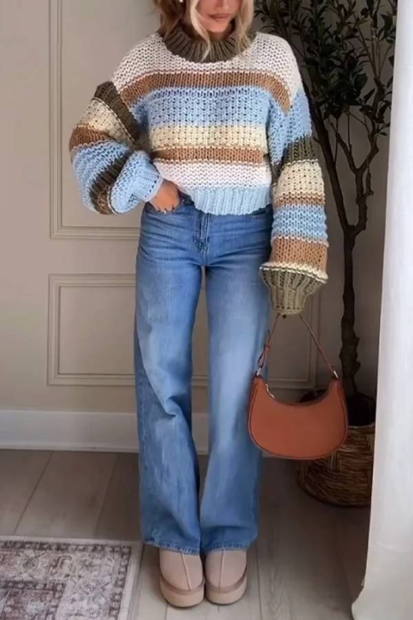 Suéter informal y cómodo de cuello redondo a rayas