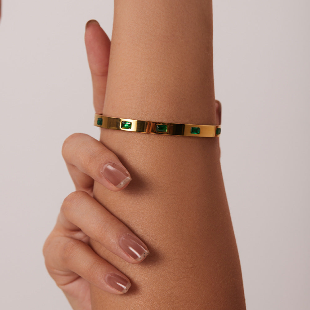 Emerald Glimmer Gold Bangle