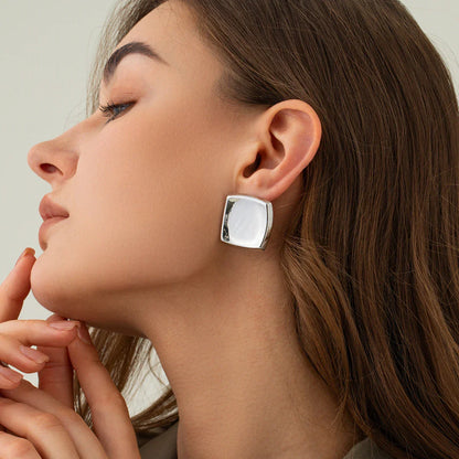 Luxe Allure - Minimalist Geometric Stud Earrings