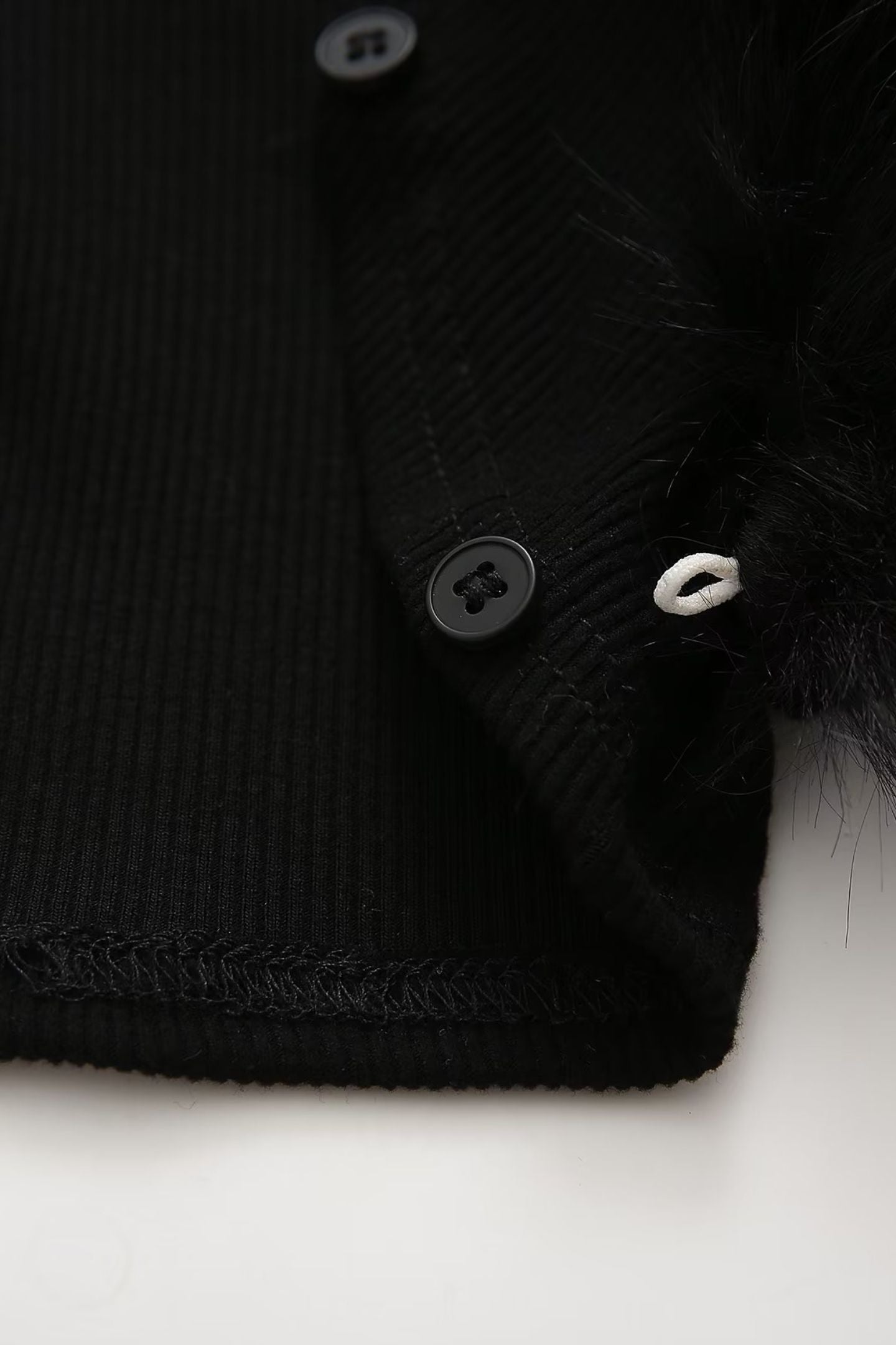 Conjunto de dos piezas de blusa y corsé de piel sintética recortada de Apphia 