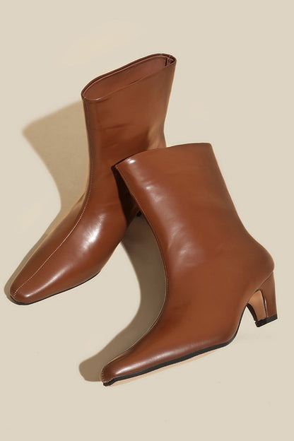 Ruth Chelsea Boots