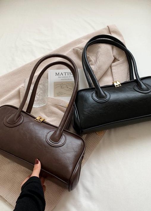 StructuRed Vintage Shoulder Bag