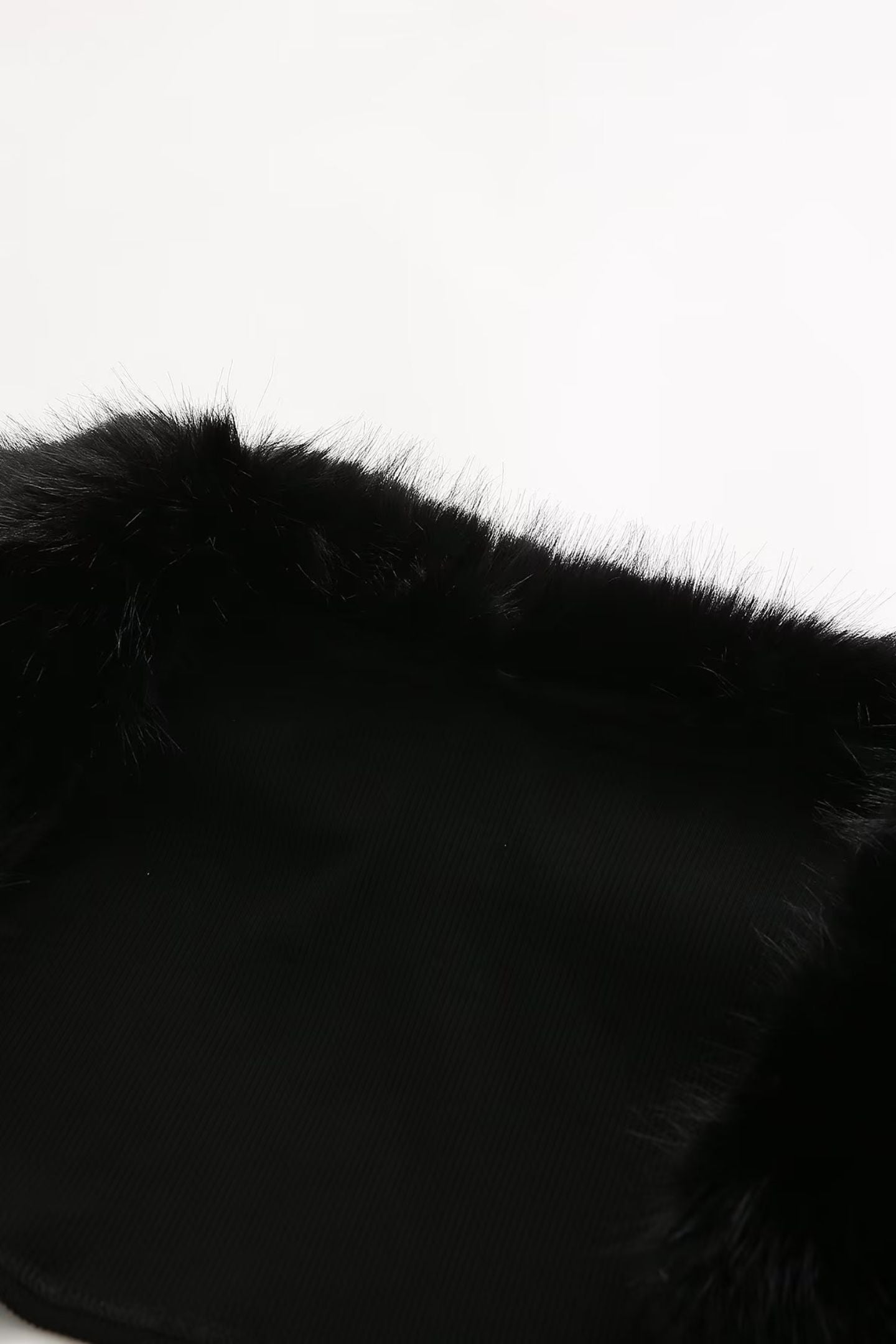 Conjunto de dos piezas de blusa y corsé de piel sintética recortada de Apphia 