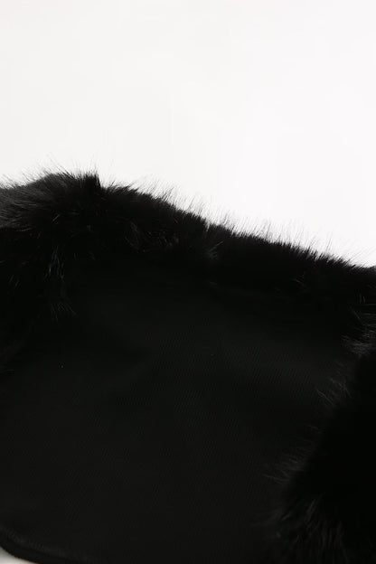 Conjunto de dos piezas de blusa y corsé de piel sintética recortada de Apphia 