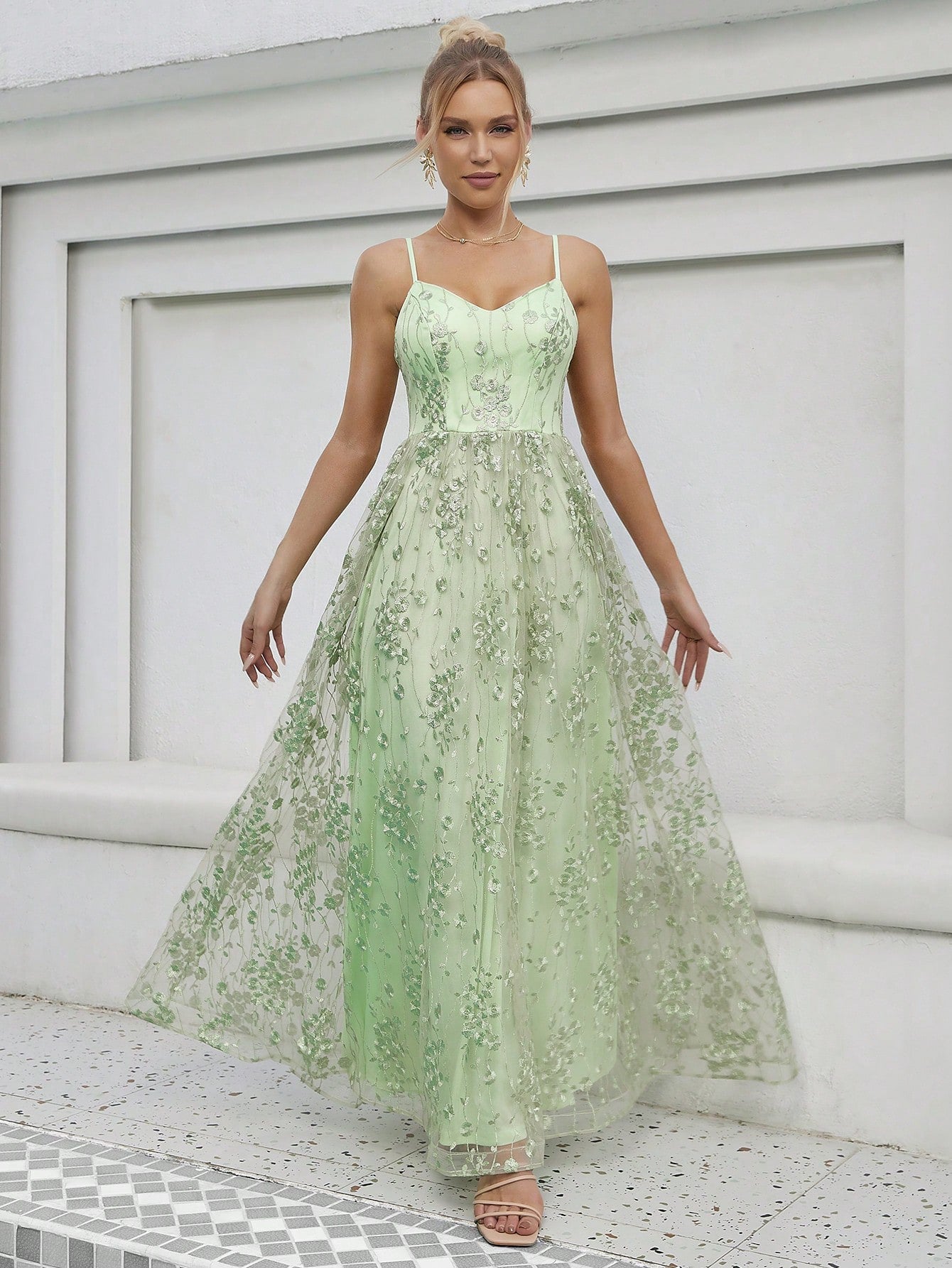 V neck Strap Evening Dress Mesh Embroidered Backless Elegant Evening Dress Dance Dress Party Dress Bridesmaid Dress