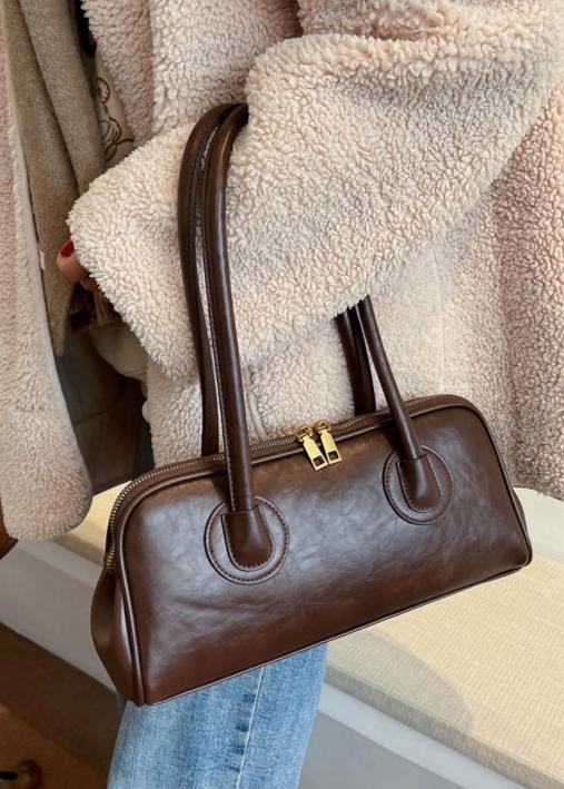 StructuRed Vintage Shoulder Bag