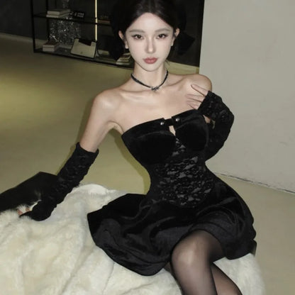 Minivestido gótico Y2K sin tirantes para mujer, vestido de fiesta de noche de retazos de encaje de terciopelo negro, corte en A, ajustado, sexy, para graduación, nuevo