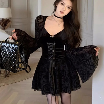 Vestidos cortos de terciopelo negro Y2K para mujer, mangas acampanadas, cintura estrecha, con cordones, corte en A, para fiesta de cumpleaños, góticos, para Halloween.