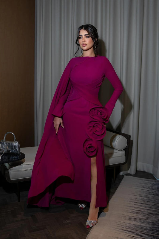 Vestido largo con abertura y capa floral Anastasia 