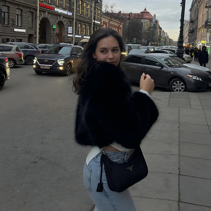 Brand Fashion  Winter Sweet Pink Cropped Faux Fur Coat Women Streetwear Ins Chic Girls Fluffy Fox Fur Jacket Female