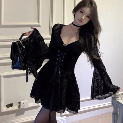 Vestidos cortos de terciopelo negro Y2K para mujer, mangas acampanadas, cintura estrecha, con cordones, corte en A, para fiesta de cumpleaños, góticos, para Halloween.