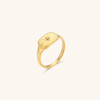 Solara Signet - Minimalist Gold Ring