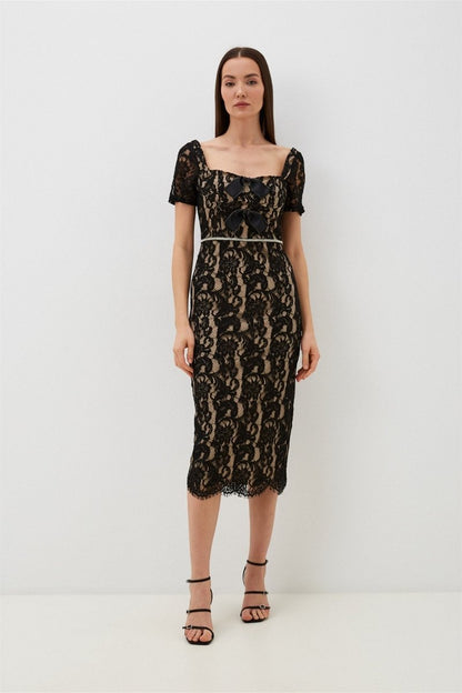 Amanda Embroidered Lace Bowkont Maxi Dress
