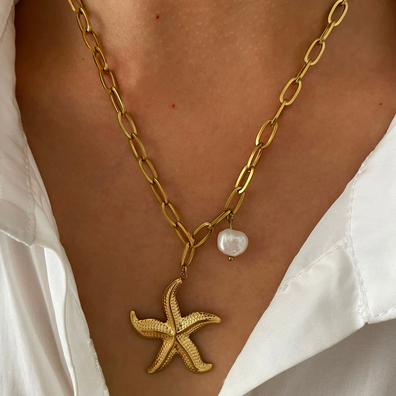 Starfish Pearl Pendant Necklace - Oceanic Elegance