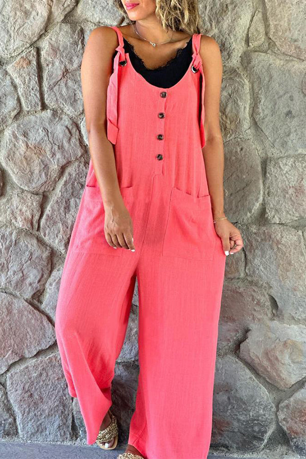 Mono Cassie de pierna ancha con tirantes y bolsillo de parche con botones