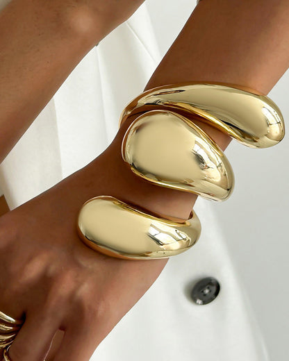 Exaggerated Metal Glossy Hug Bracelet