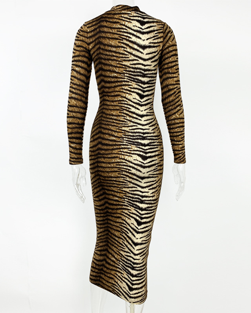 Slim-Fit Leopard Print Long-Sleeved Dress
